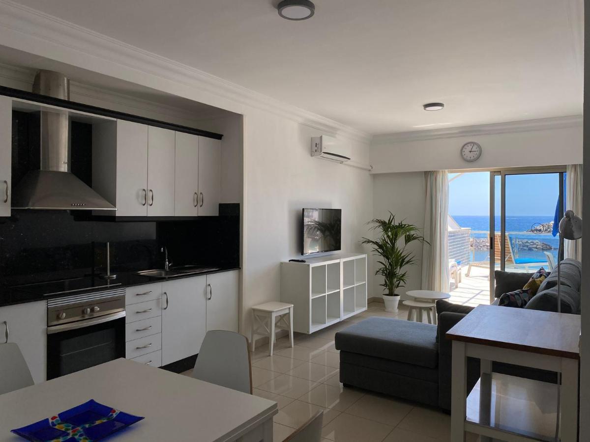 Billy'S Beachfront Apartment With Pool Access Puerto De Mogan Εξωτερικό φωτογραφία
